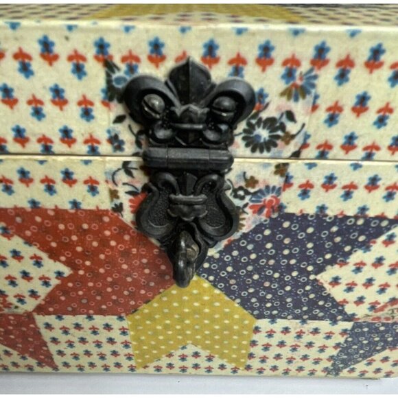 1970s Wooden Trinket Case Box Patchwork Design 7" x 5.5" x 5" with handle - Picture 6 of 16